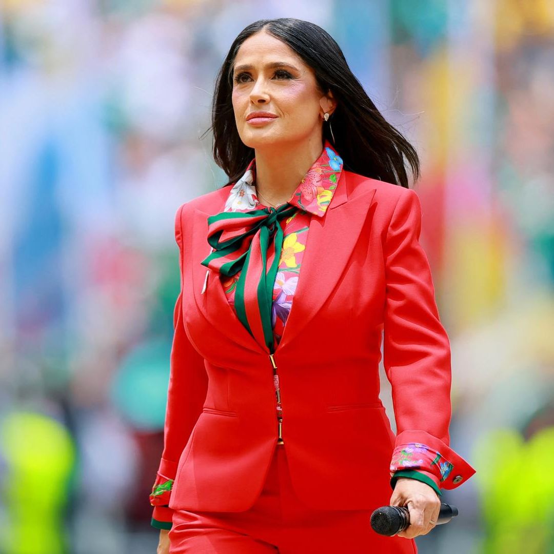 Salma Hayek en el Estadio Sede CDMX